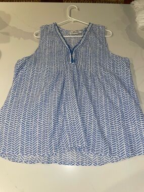 Vineyard Vines Blue and White Chevron Trim V-Neck Top